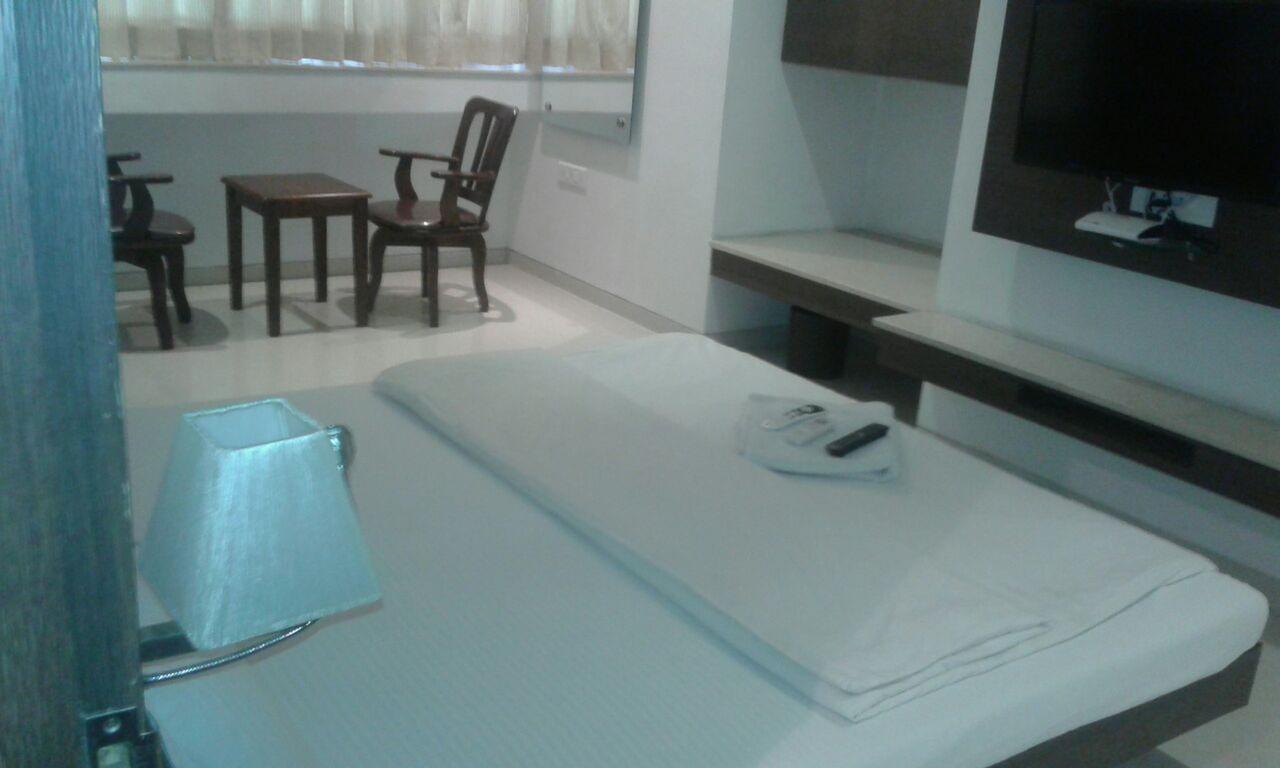 Sai Saya-Nashik Road Hotel ภายนอก รูปภาพ