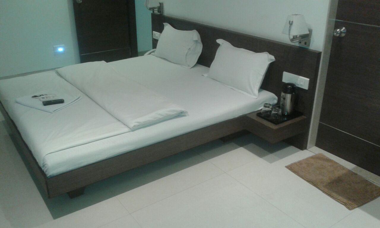 Sai Saya-Nashik Road Hotel ภายนอก รูปภาพ