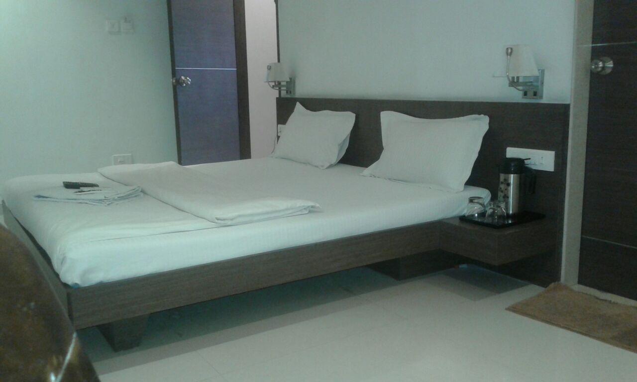 Sai Saya-Nashik Road Hotel ภายนอก รูปภาพ