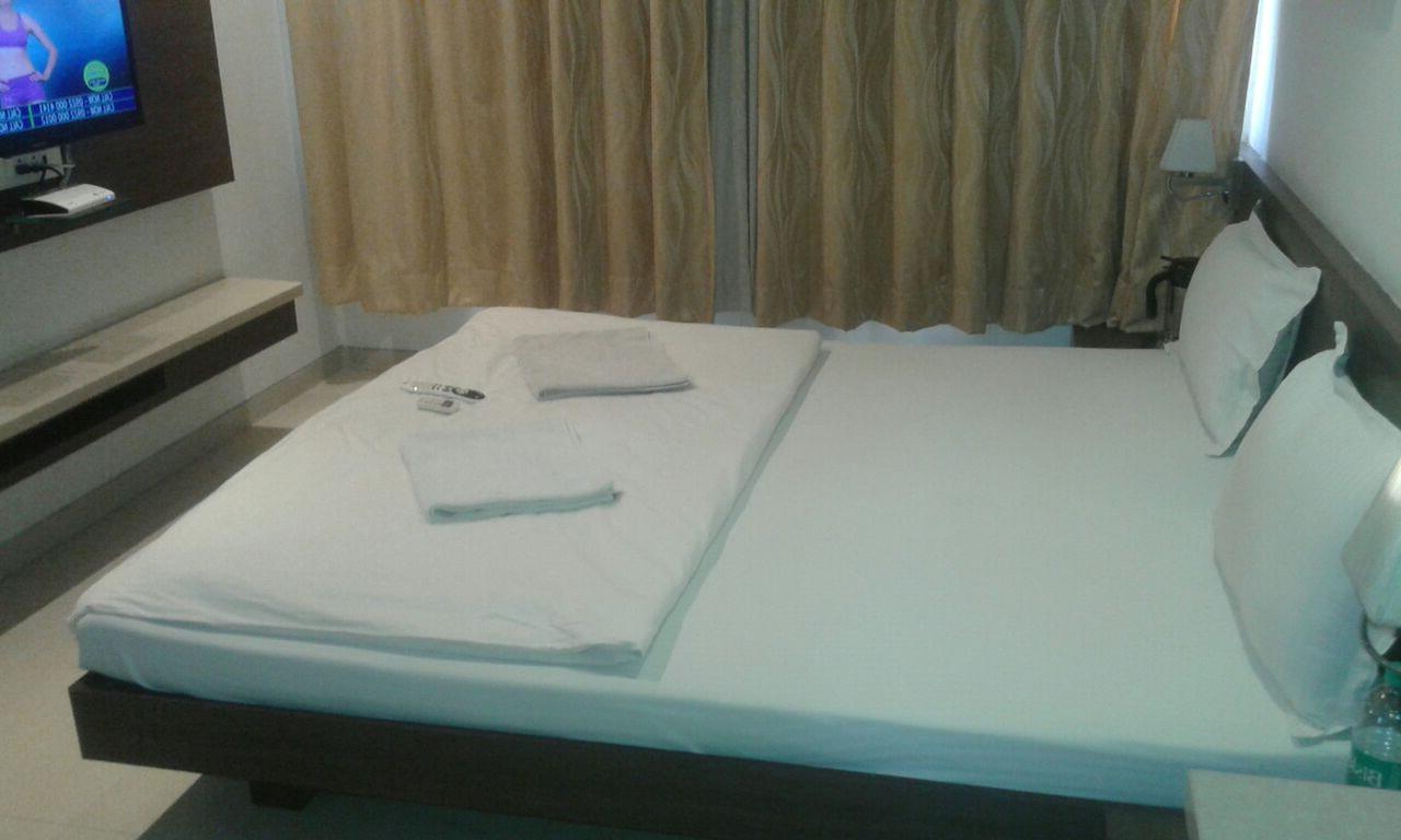 Sai Saya-Nashik Road Hotel ภายนอก รูปภาพ